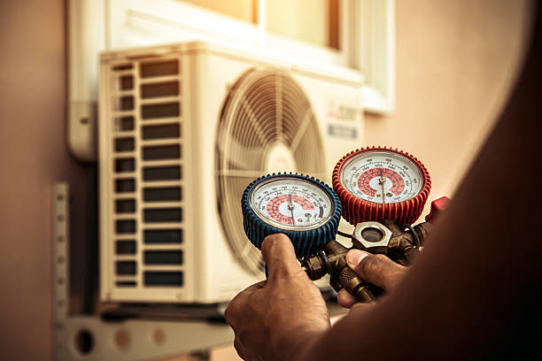 Professional Hvac Repair technician working in Fairfax, OH